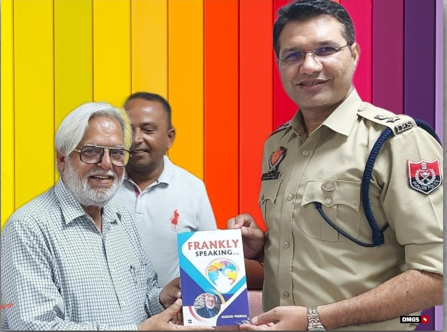 Frankly Speaking book presented to Surendera Lamba, SSP Ferozepur