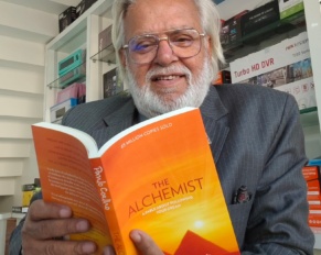 Following Dreams and Finding Treasures: Lessons from Paulo Coelho’s The Alchemist